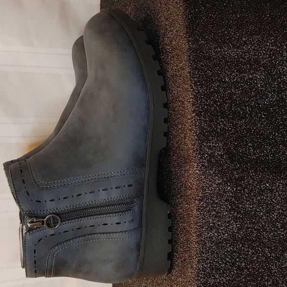 JSport Ankle Boots - Picture 2 of 5